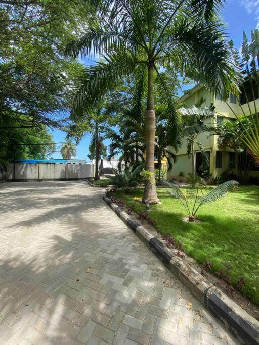 Len Apartments Dar es Salaam Exterior photo
