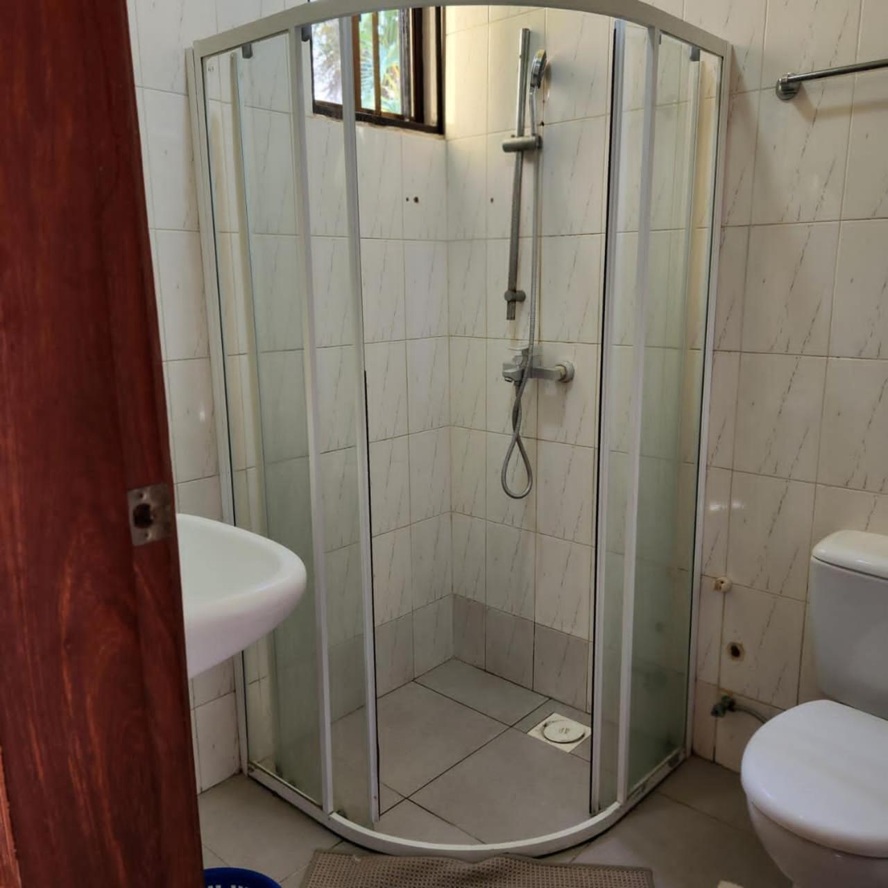 Len Apartments Dar es Salaam Exterior photo